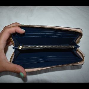 Tory Burch Bags - TORY BURCH wallet Never Used Tory Burch Bags - TORY BURCH wallet Never Used